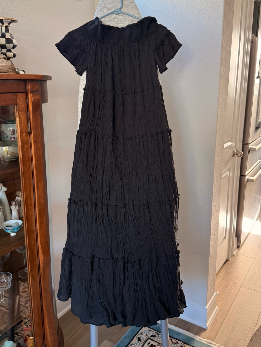 Women’s Black Tiered Crinkle Maxi Dress